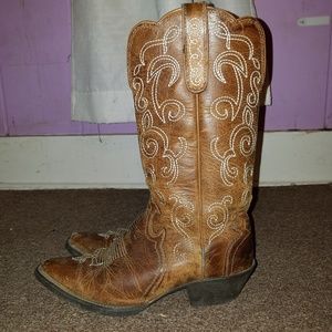 Justin cowboy boots - womens